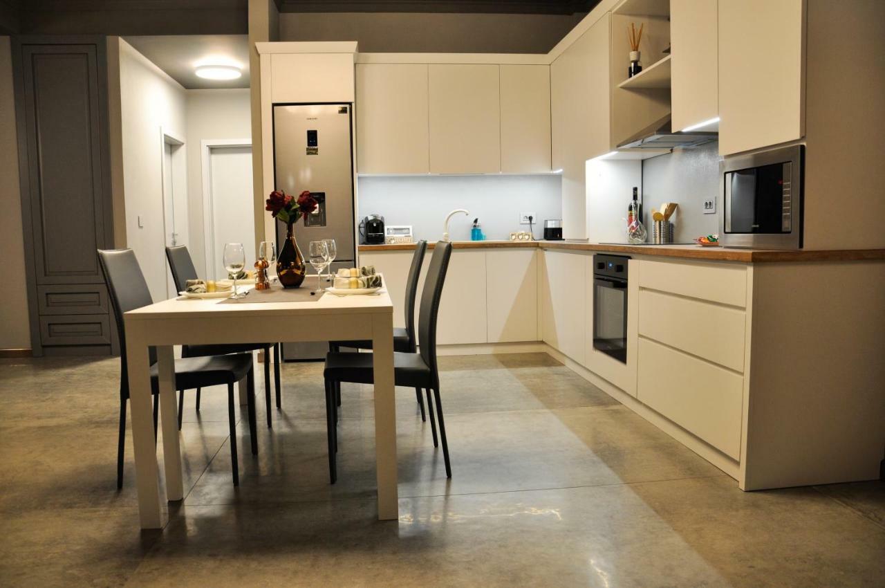 Rubio Residence - Accmonia Luxury Apartment Arad Extérieur photo