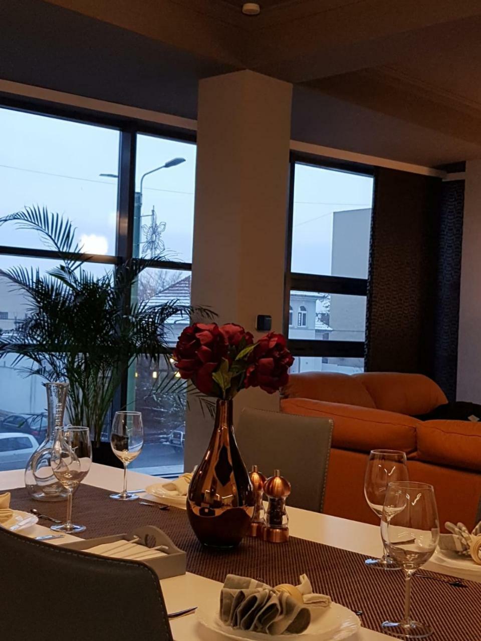 Rubio Residence - Accmonia Luxury Apartment Arad Extérieur photo